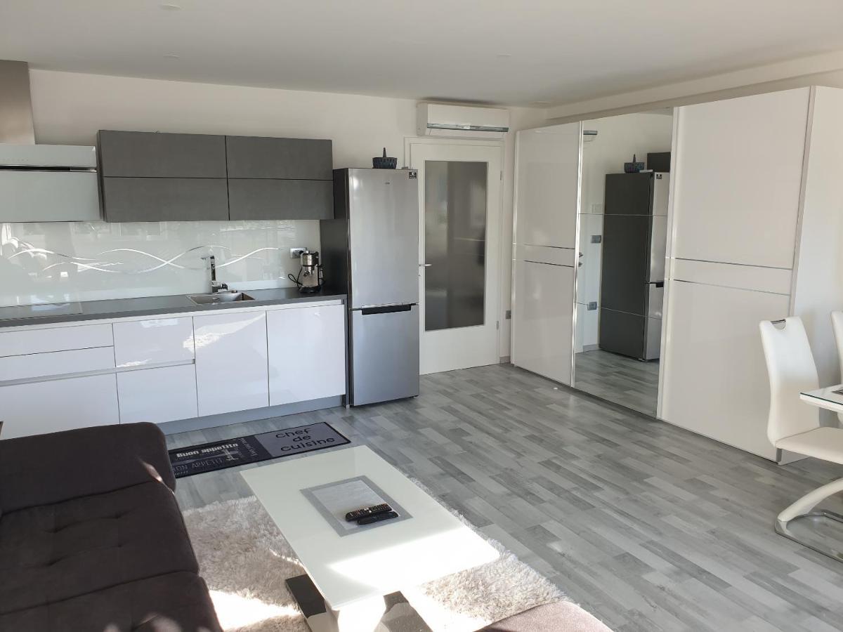 Apartment Val Koper Exteriör bild